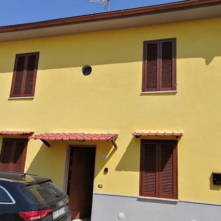 Enza'S Petite Maison Santa Croce sull' Arno Luaran gambar